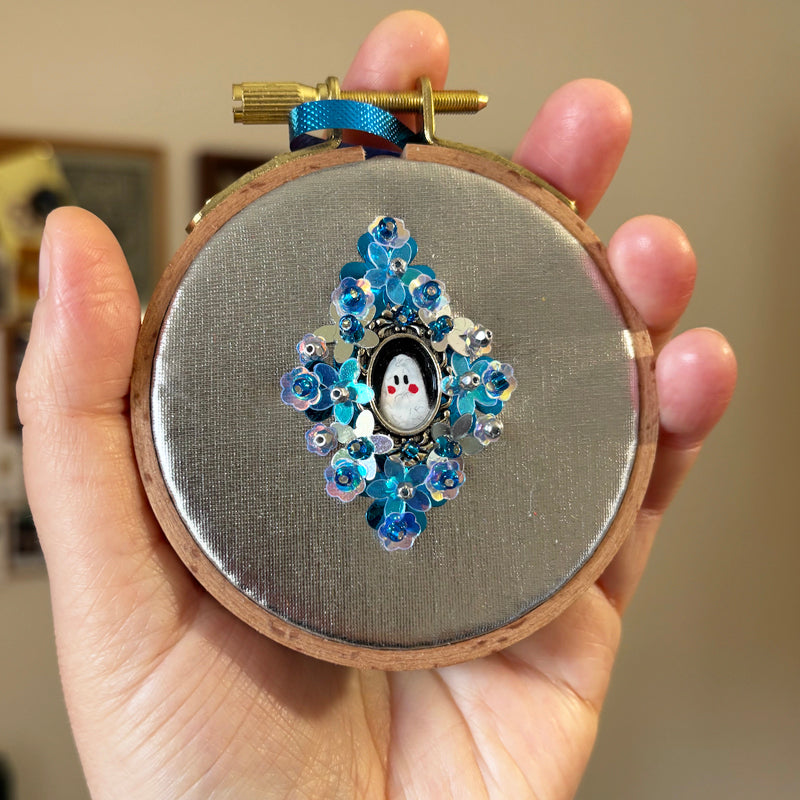 Portrait Hanté - Petit tambour - Argent & Bleu