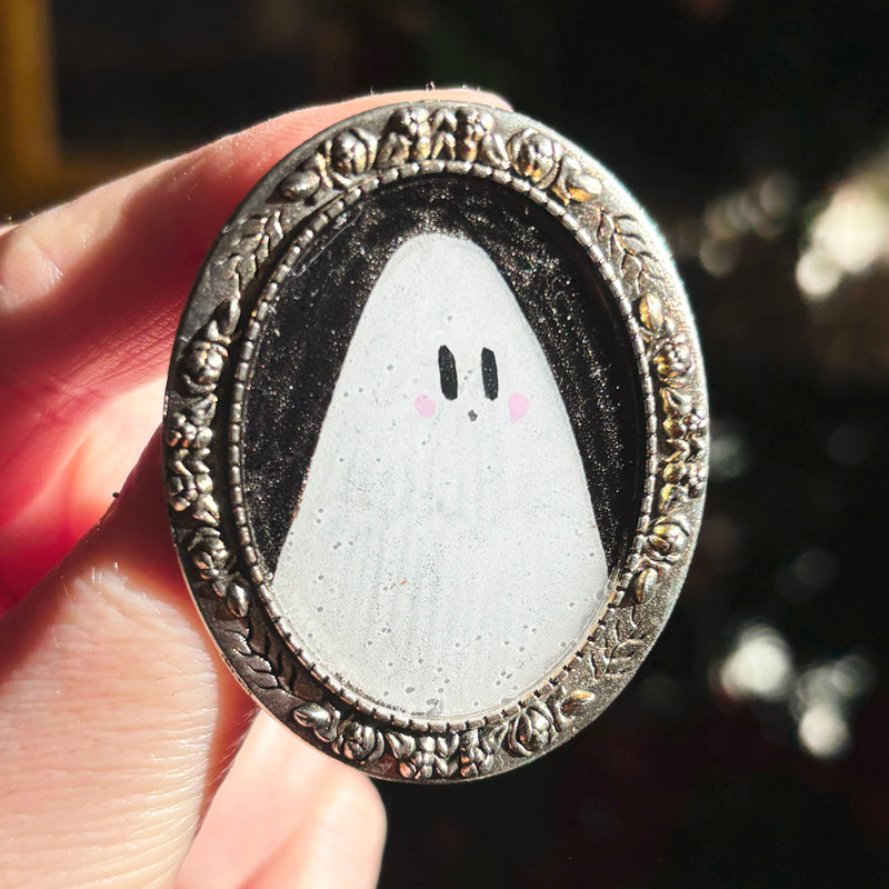 Broche - Cadre - Portrait Hanté Peint argenté