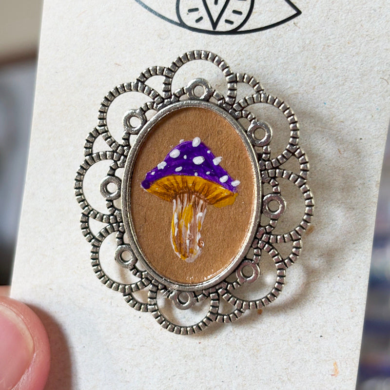 Broche - Support métalique peinture originale - 12