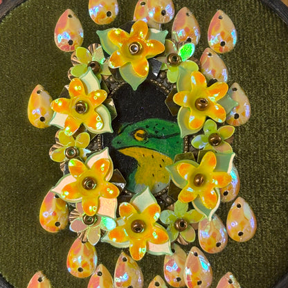 Portrait Familier - Petit tambour bois - Grenouille