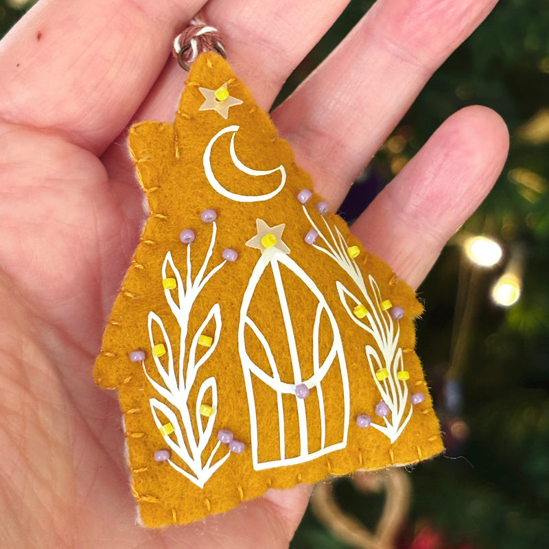 Suspension PHOSPHORESCENTE - Maison de sorcière - Mauve et jaune