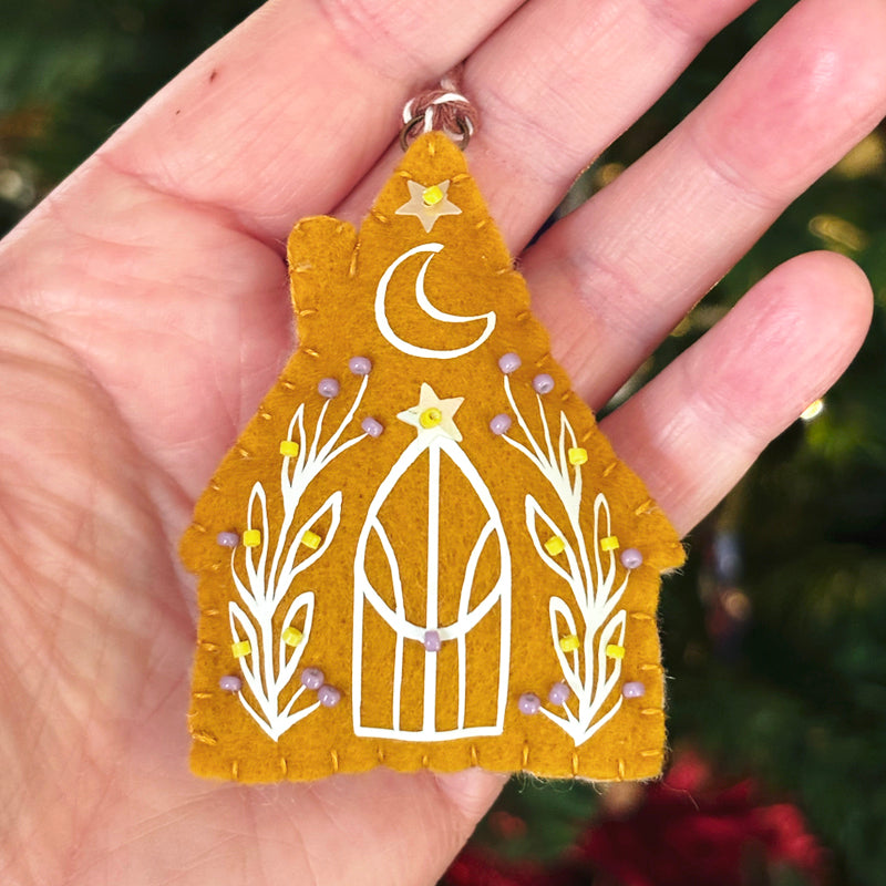 Suspension PHOSPHORESCENTE - Maison de sorcière - Mauve et jaune