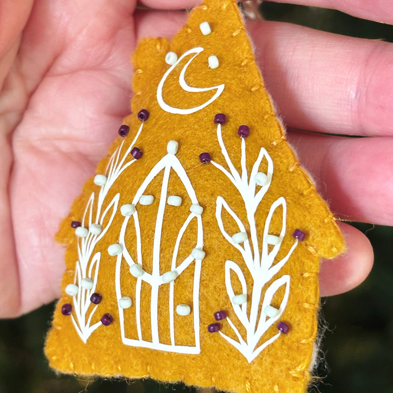 Suspension PHOSPHORESCENTE - Maison de sorcière - Vert d'eau et violet