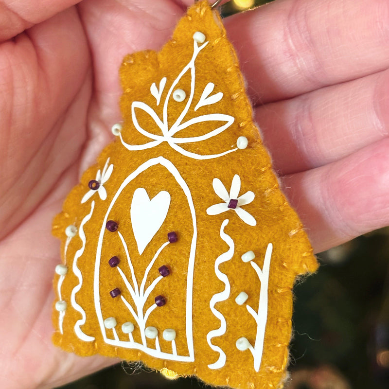 Suspension PHOSPHORESCENTE - Maison de sorcière - Vert d'eau et violet