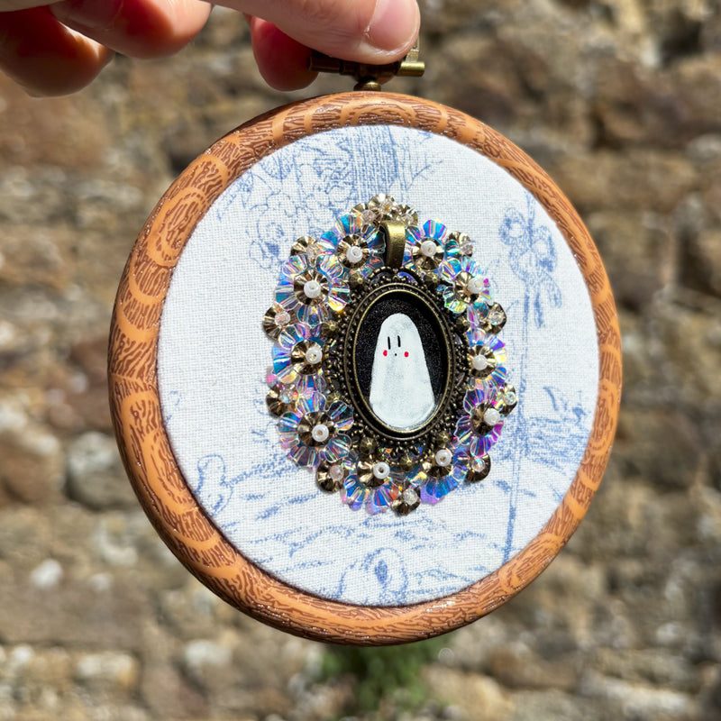 Portrait Hanté - Tambour en plastique imitation bois - Bronze iridescent